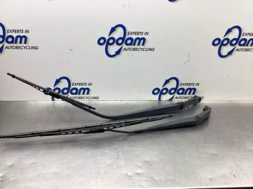 Ruitenwisserarm voor-8106867