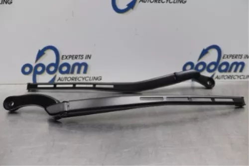 Ruitenwisserarm voor-