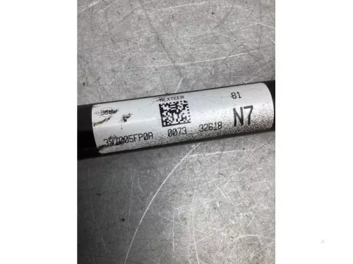 Aandrijfas rechts-voor Nissan  jr5072