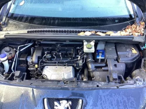 Ruitenwisserarm voor-8251101