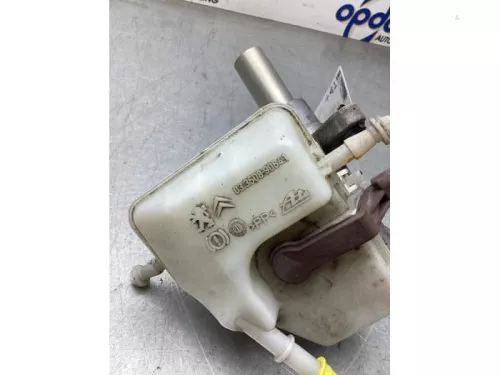 Hoofdremcilinder-8197799