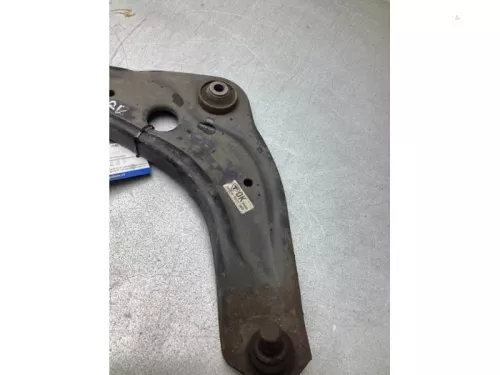 Draagarm onder rechts-voor-8106532