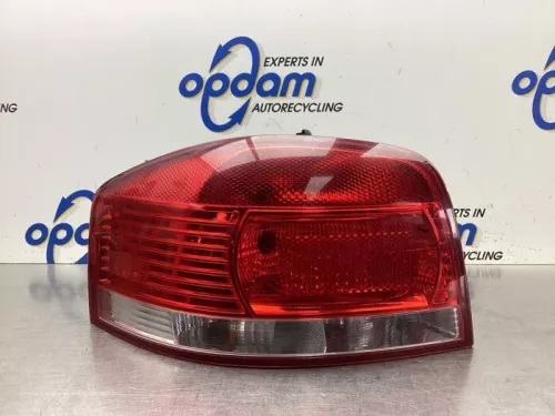 Achterlicht links-8103731