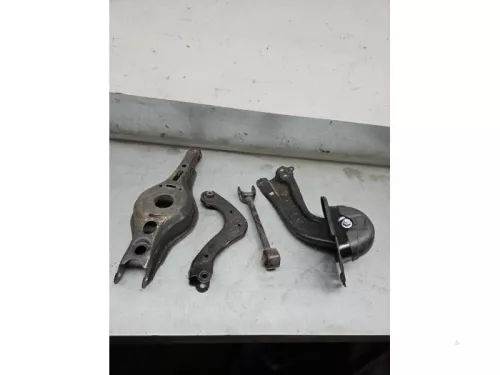 Draagarm rechts-achter-8153459