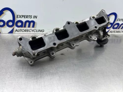 Inlaatspruitstuk-8175492