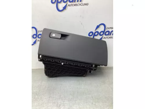 Dashboardkastje-8122800