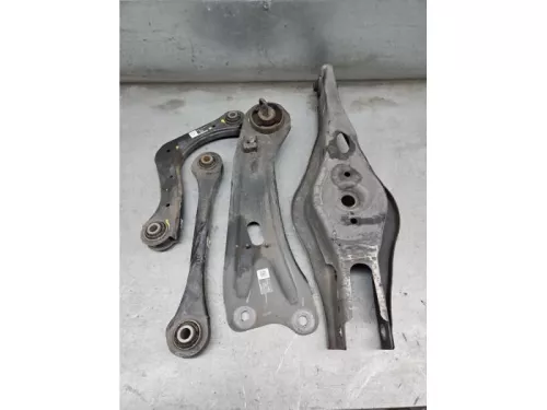 Draagarm rechts-achter-8208882