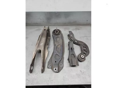 Draagarm rechts-achter-8286425