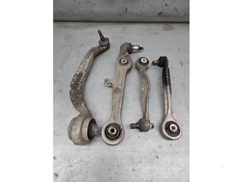 Draagarm rechts-voor-8310598