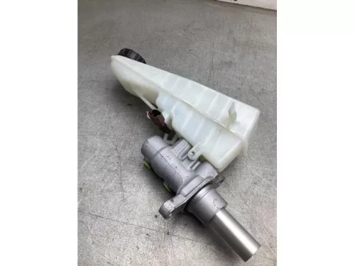 Hoofdremcilinder-8177086