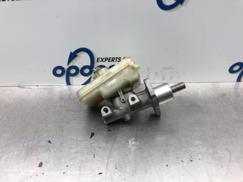 Hoofdremcilinder-7916411