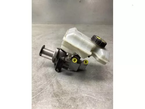 Hoofdremcilinder-8240960