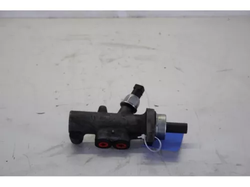 Hoofdremcilinder-7612265